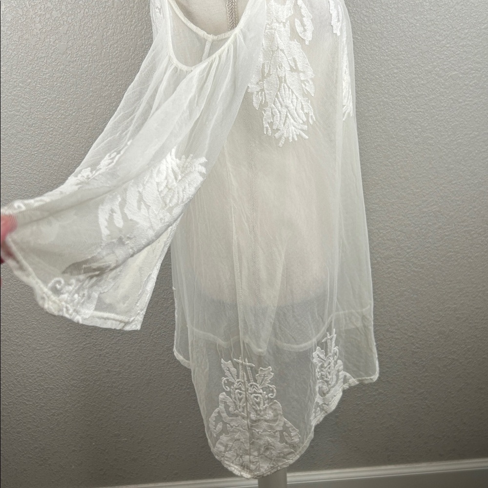 XCVI Cream Boho Floral Sheer Festival Romantic Lace Flowy Top Size Medium - Picture 5 of 8